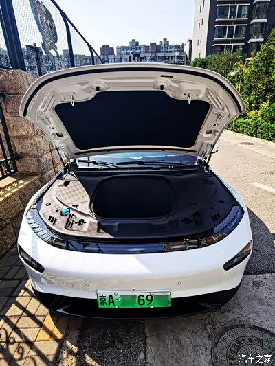 一个十七年老司机的新尝试——小鹏p7购车有感