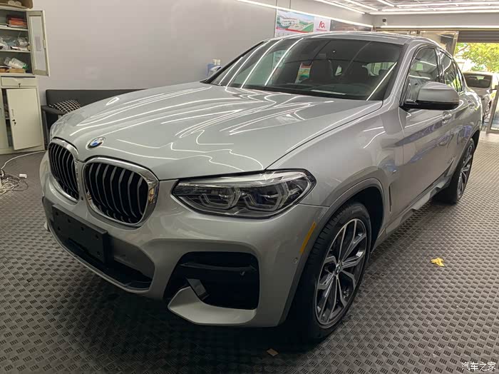 51号提的宝马x4冰河银