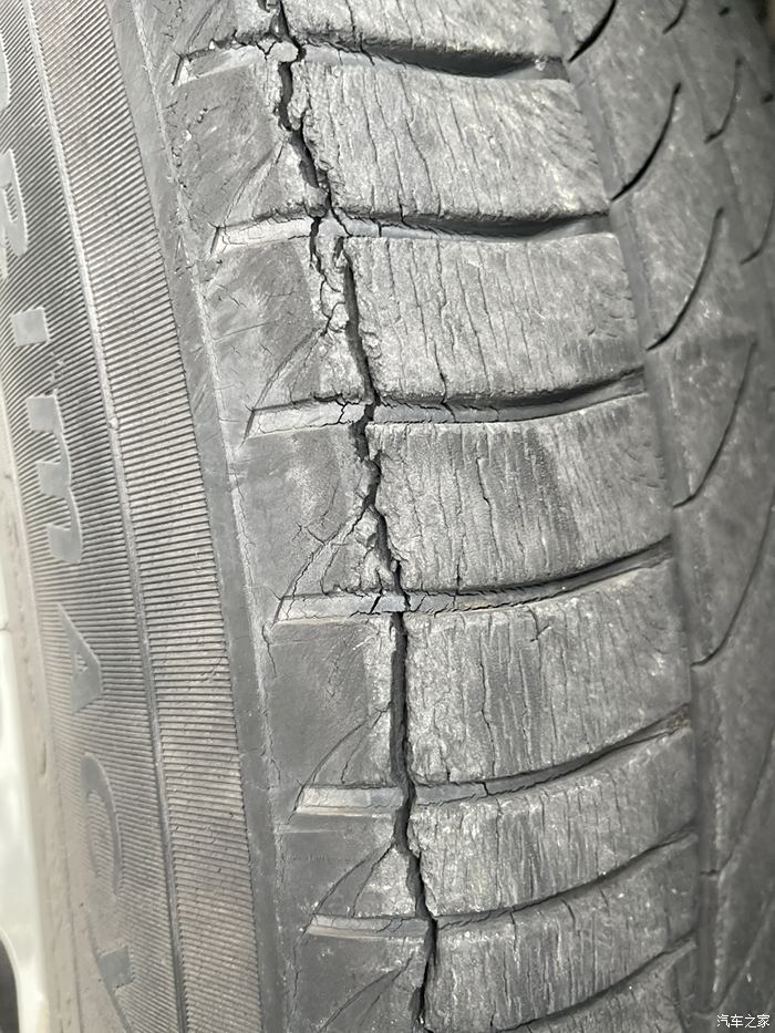 gs4米其林轮胎开裂严重