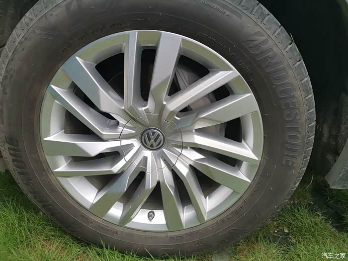 新款途锐19寸轮毂有人要没