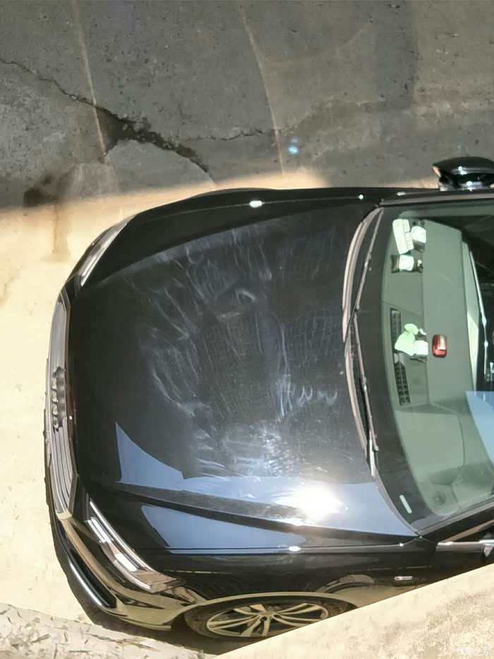 车子划痕抛光打蜡后在太阳光下有很多光痕是什么原因怎么处理