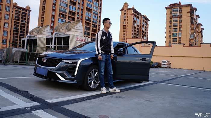 低调不失大气-凯迪拉克ct4水墨灰