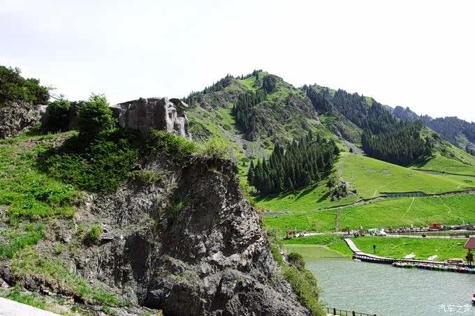三面环水的照壁山