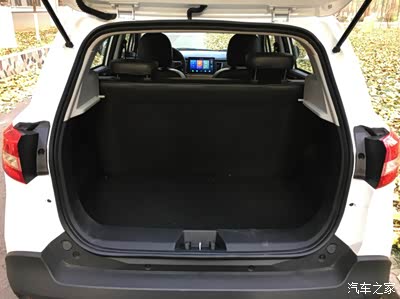 哪吒n01 380i后备箱空间我特别满意没有对比就没有伤害啊车友们自己去