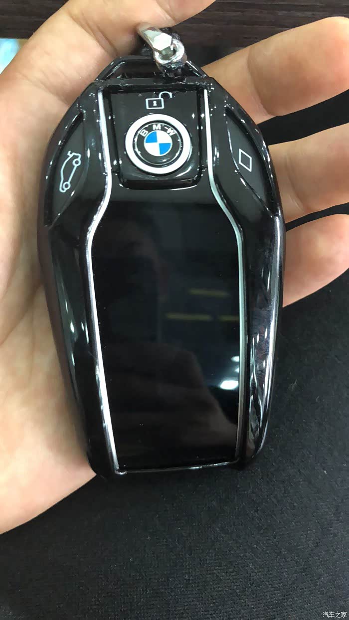 2018款 改款 530li 领先型 m运动套装 可以加装原厂液晶钥匙吗?