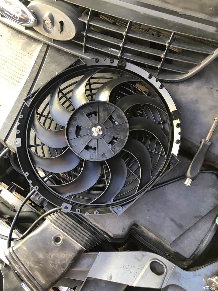 汽车之家iphone版 经典福克斯改装空调散热风扇 福克斯空调一言难尽