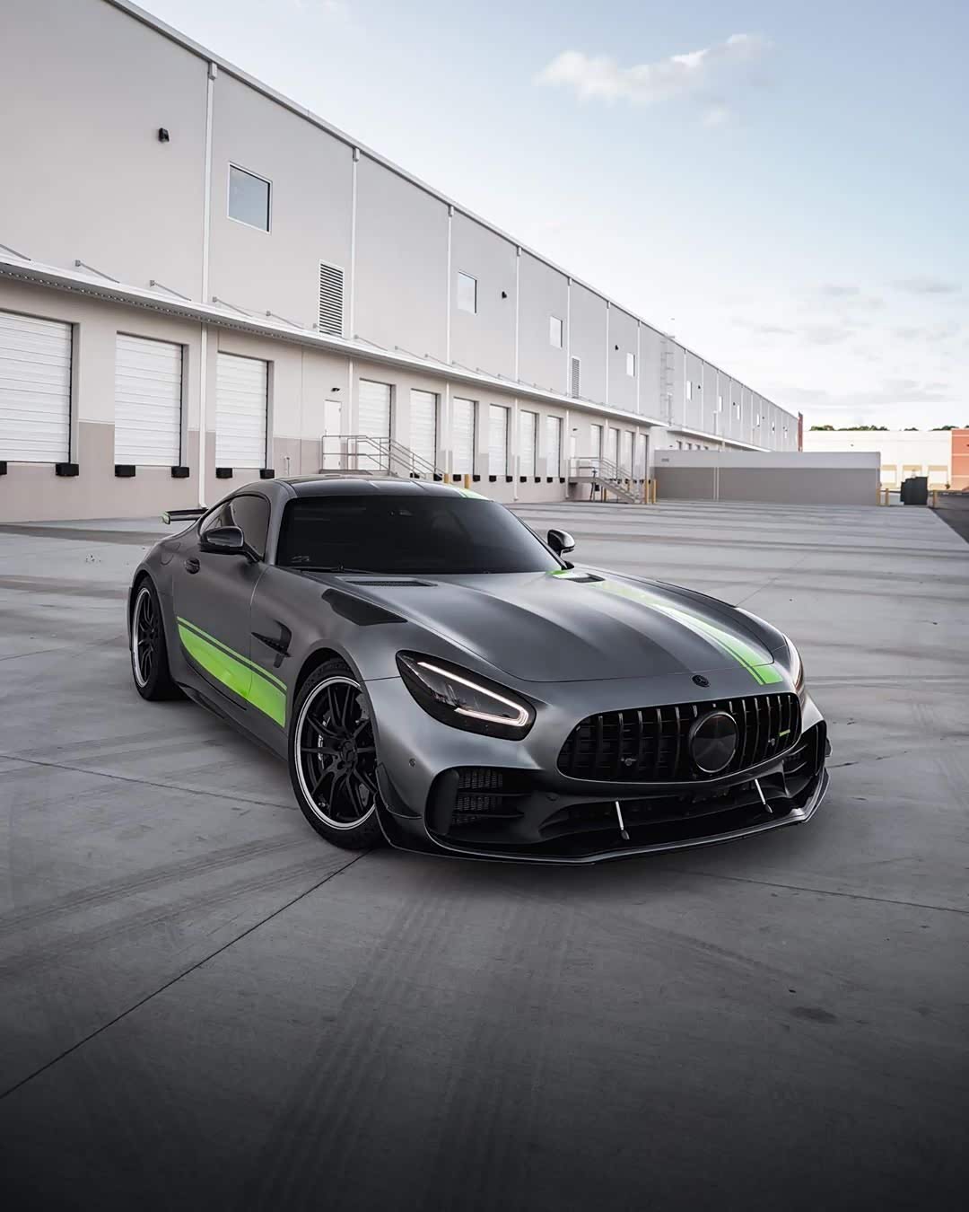 奔驰amg gt-r pro,外观满满的侵略性
