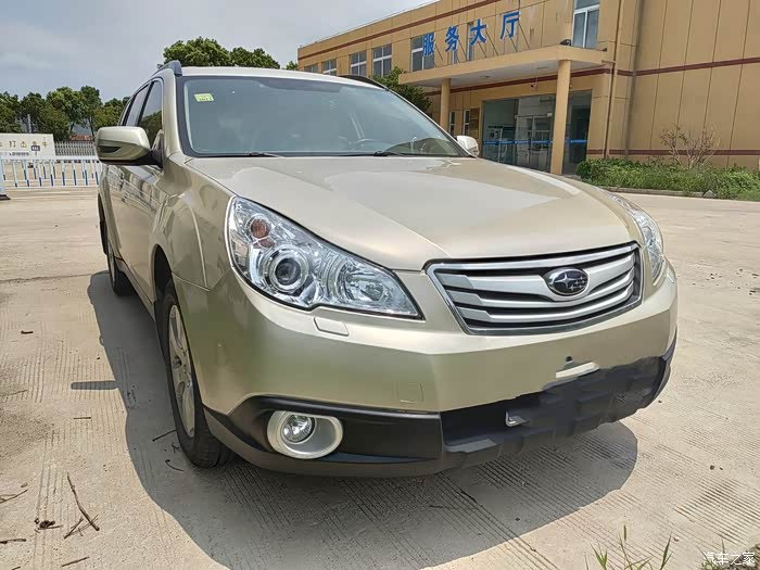 个人出斯巴鲁傲虎2011款指导价2998万25l一手车