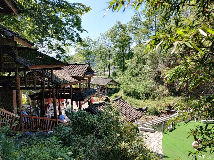 【图】游神秘湘西苗人谷苗寨之九黎廊桥瀑布_江西论坛_汽车之家论坛