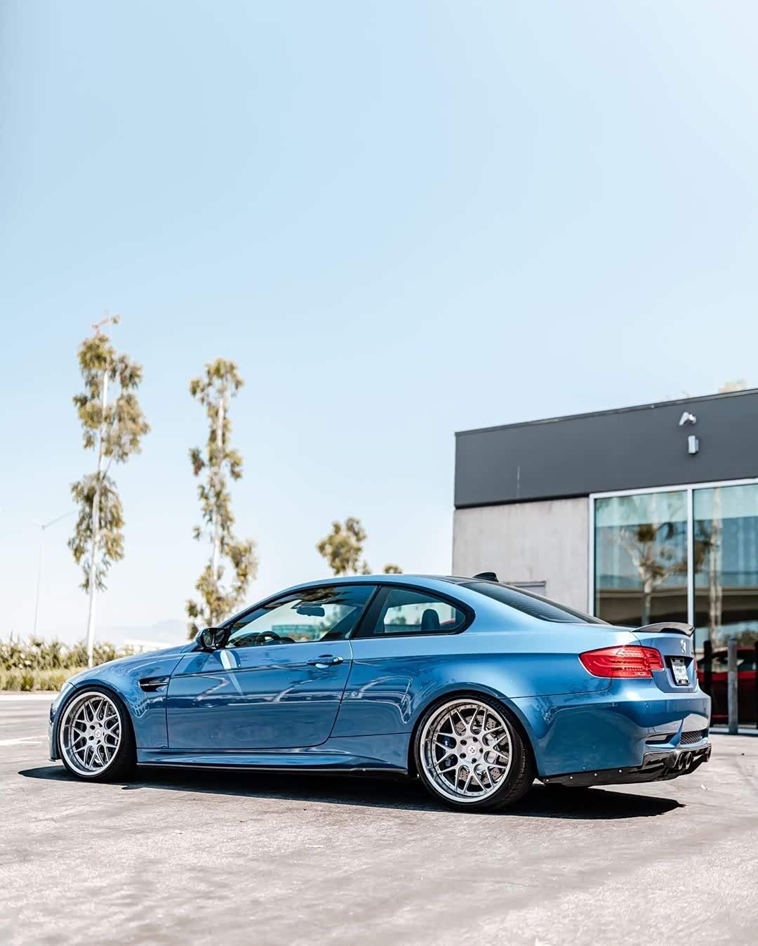 宝马e92 m3,这个蓝色真不错,很干净