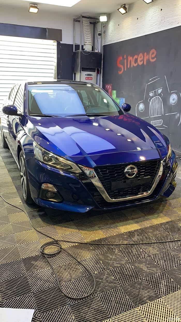 华中出一台19年20t蓝色天籁