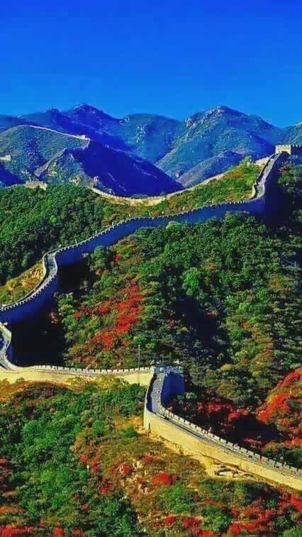 凡到过万里长城的人,无不惊叹它的磅礴气势,宏伟规模
