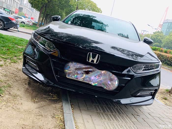 十代雅阁混动次顶配黑色提车!和朋友的混动凯美瑞对比一下!