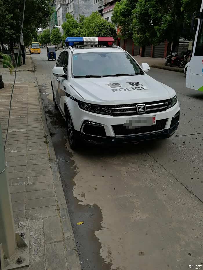 众泰公务车(警车)