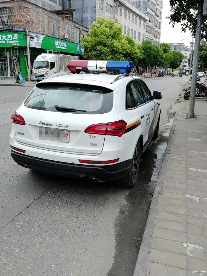 众泰公务车警车