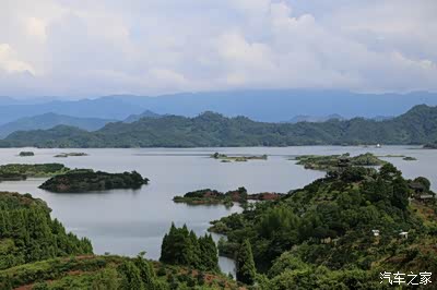 竹里村观景台环湖公路淳开线  个观景台风景非常漂亮游客可以穿过公路
