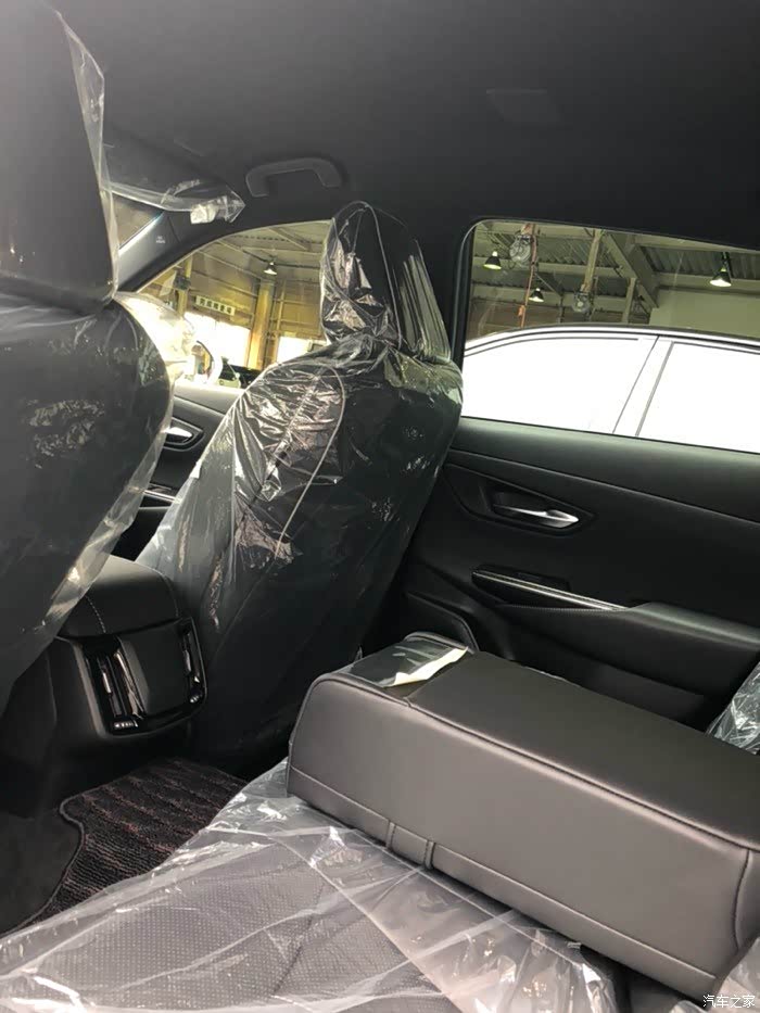 4s取货,顺便场内试驾15代皇冠