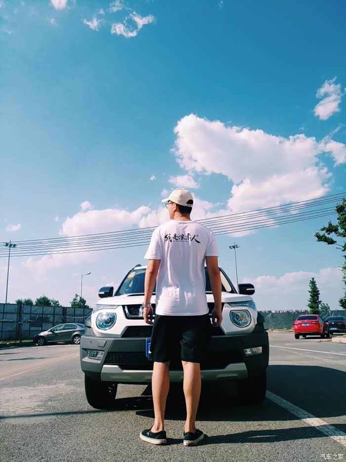 先来张帅气的背影!