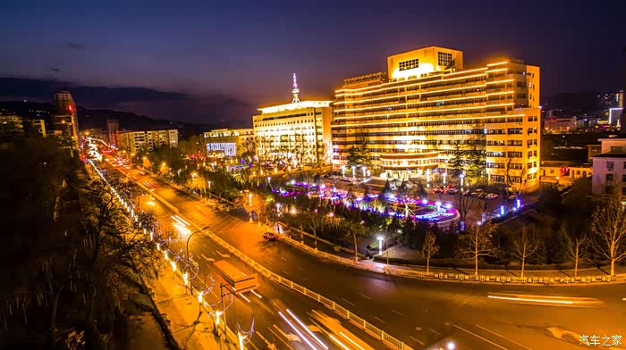 中共第一城夜色中的阳泉