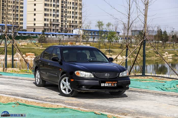 【晓晓评车】试驾日产天籁的鼻祖,号称"静音之王"日产风度a33