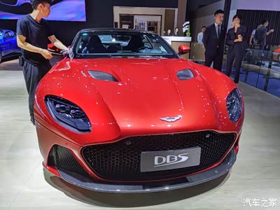 阿斯顿马丁红色dbs