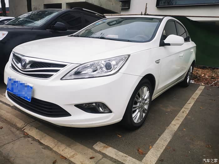 狂欢十二月实拍一代经典老款长安逸动魅力再现