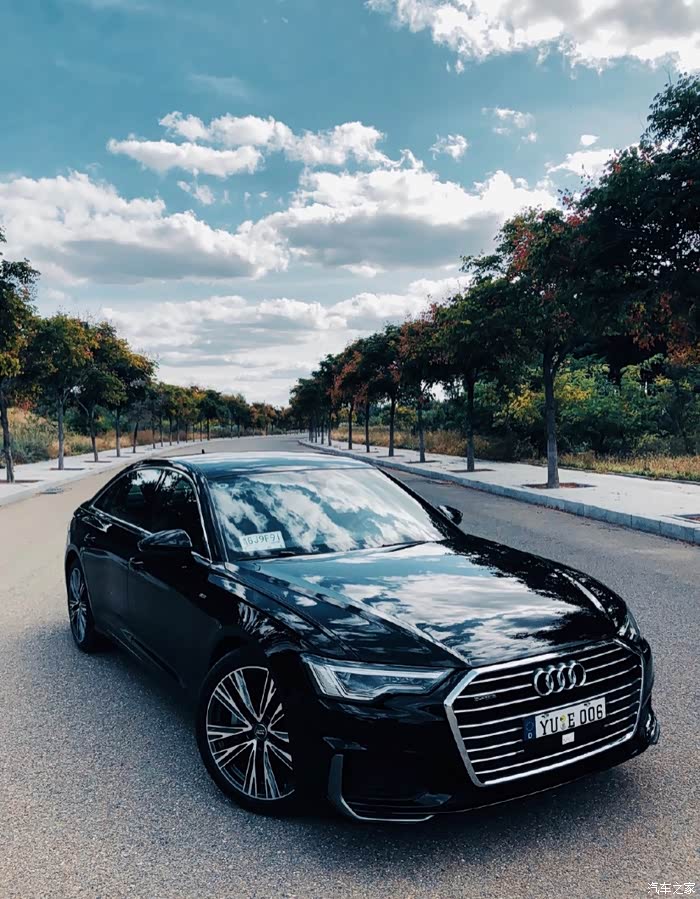 这一代的奥迪a6明显偏运动多一些