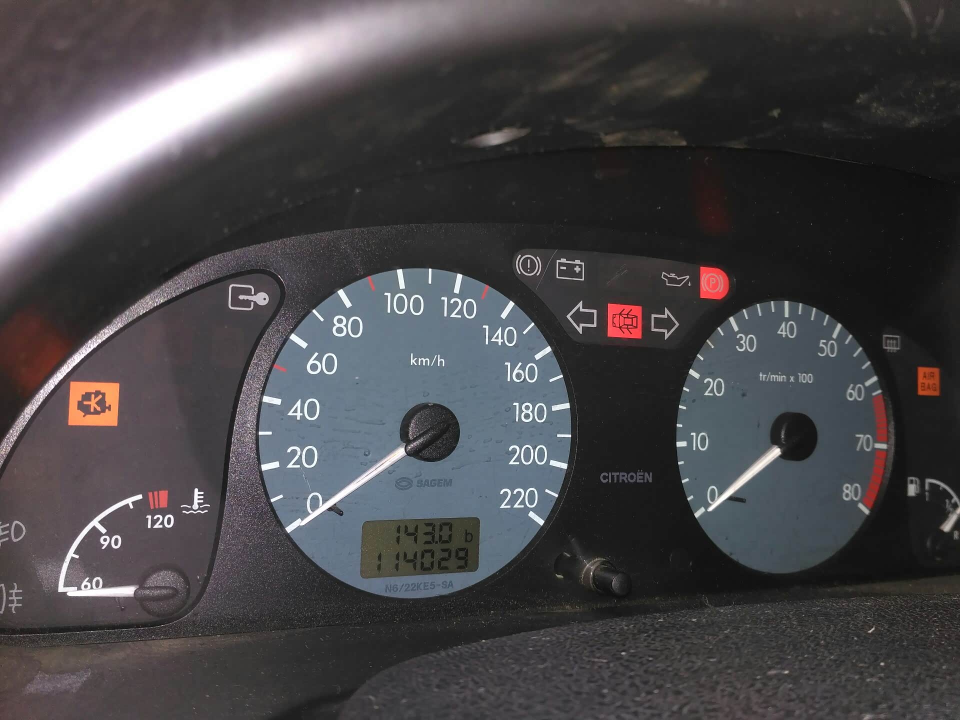 03年爱丽舍发动机故障灯亮了