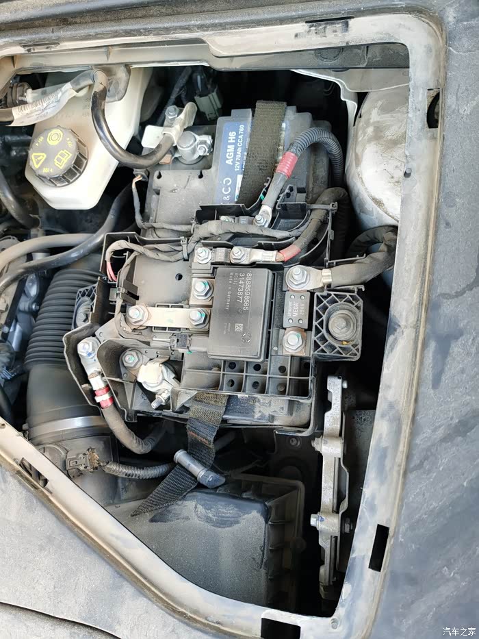 领克01,37000公里,更换efb蓄电池