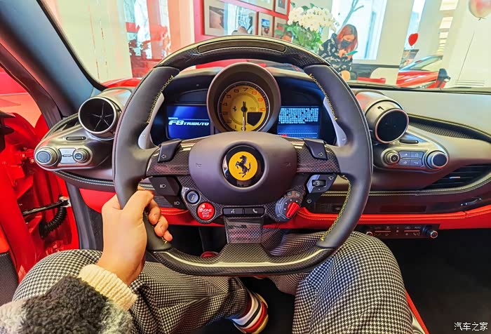 昨天刚提的f8简单上个图拍的不好车友见谅