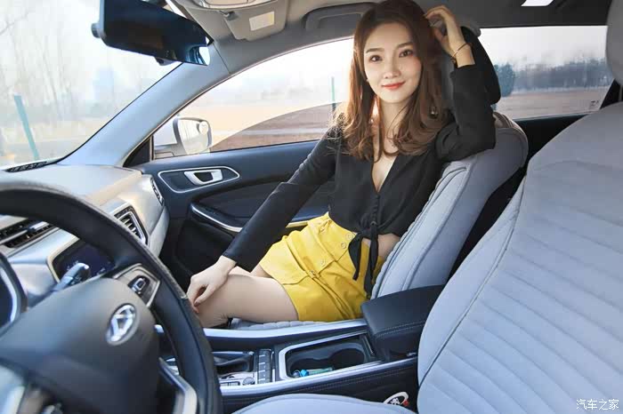 副驾驶永远留给你.有你坐在旁边,才安心!