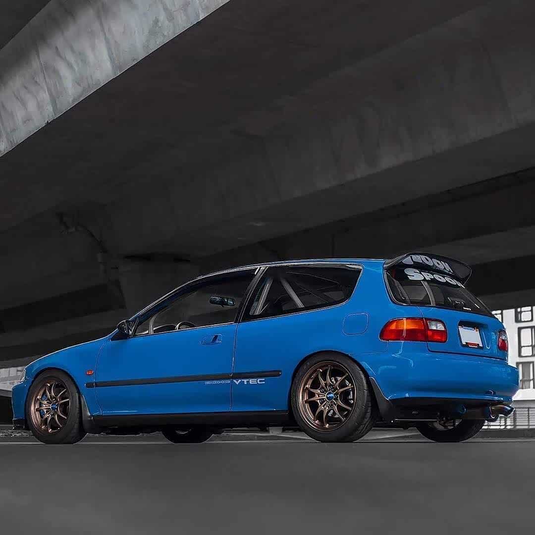 本田五代思域eg前后双a臂悬挂造就了极佳的操控