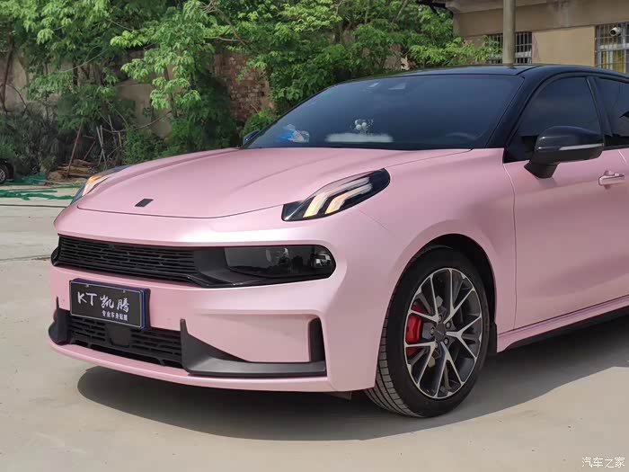 领克03改色电光樱花粉