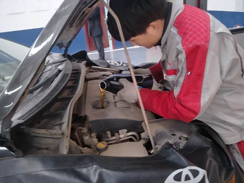 10年卡罗拉4s店保养