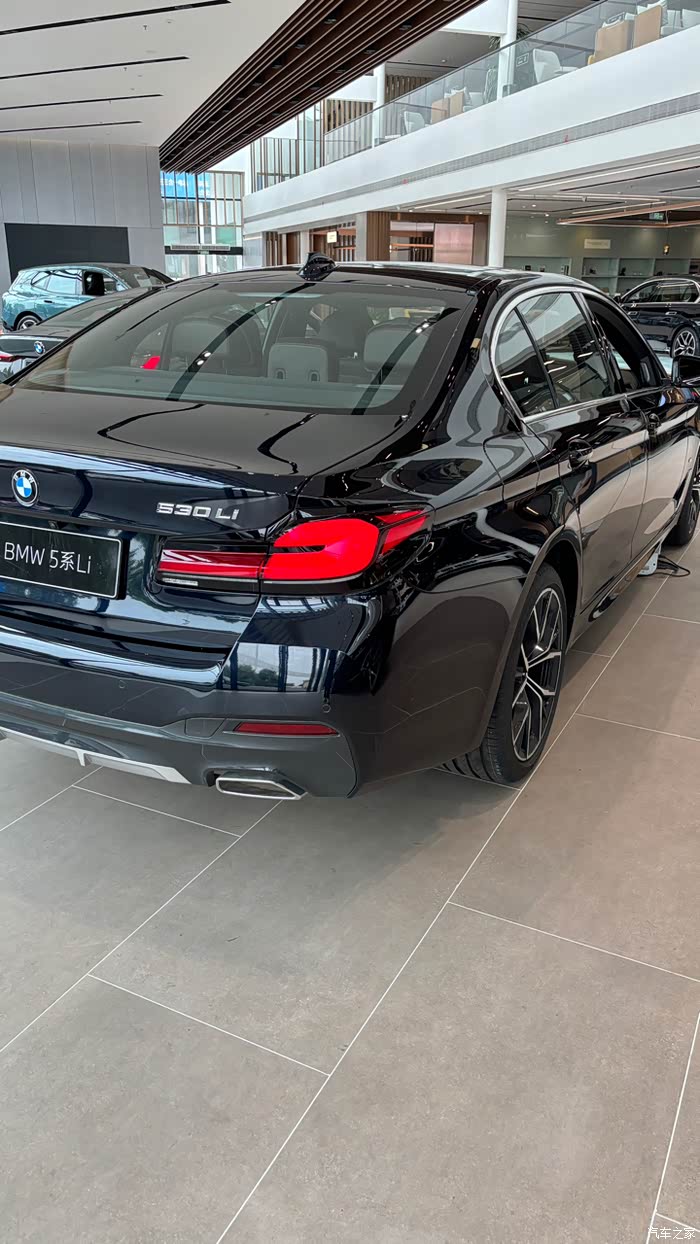 点击:>324|回复:>3宝马5系论坛>后尾箱的灯不亮正常吗>