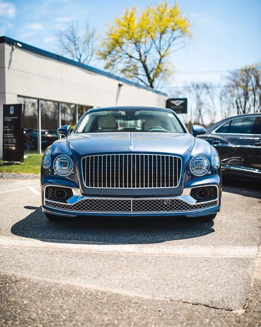 宾利商务车最豪华的车型之一