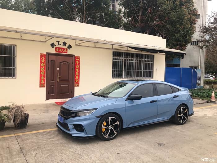 思域还是比较合适装刀锋轮毂