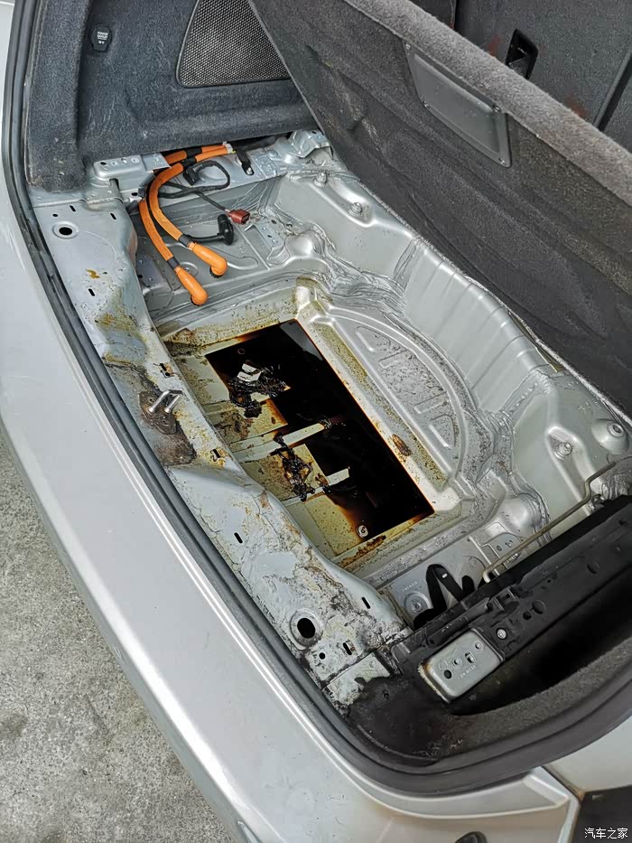 保时捷卡宴混合动力电池更换