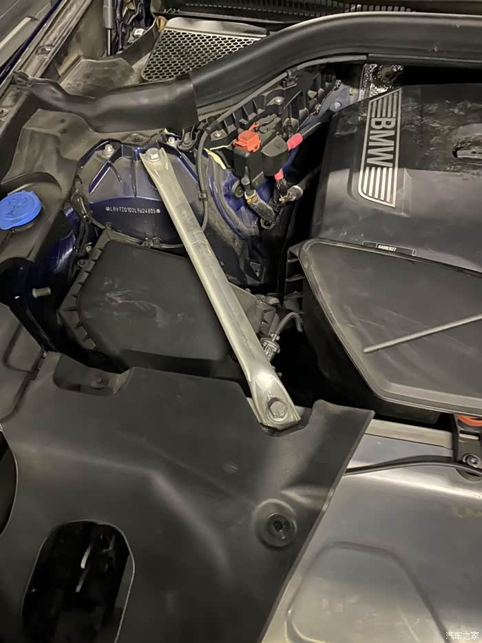 发动机舱内防倾杆扭矩多少