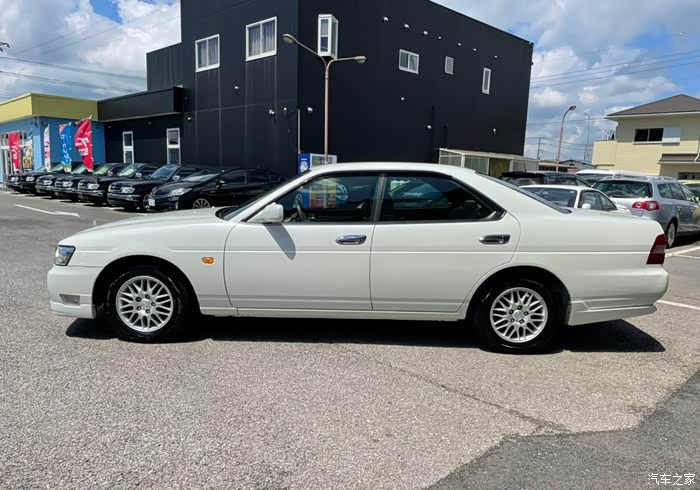 年末福利大反馈经典老车系列第八代日产桂冠