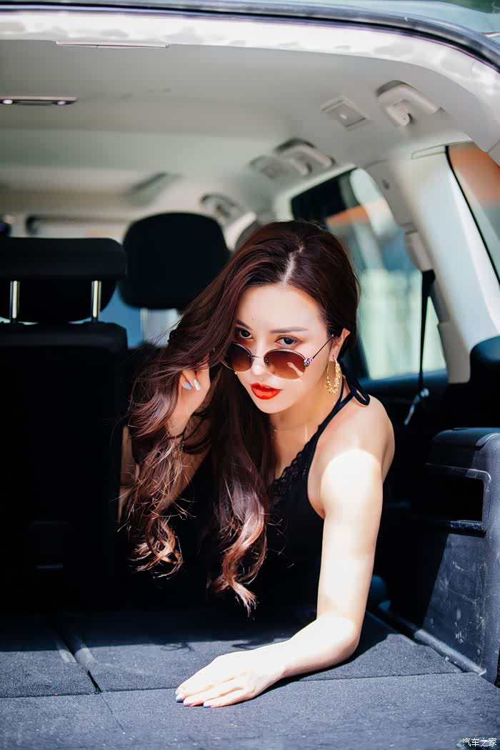 性感与野性女神与哈弗h9的激情交融