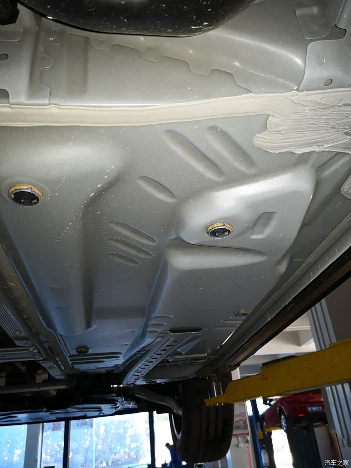 xt4需要安装发动机护板和底盘装甲吗?