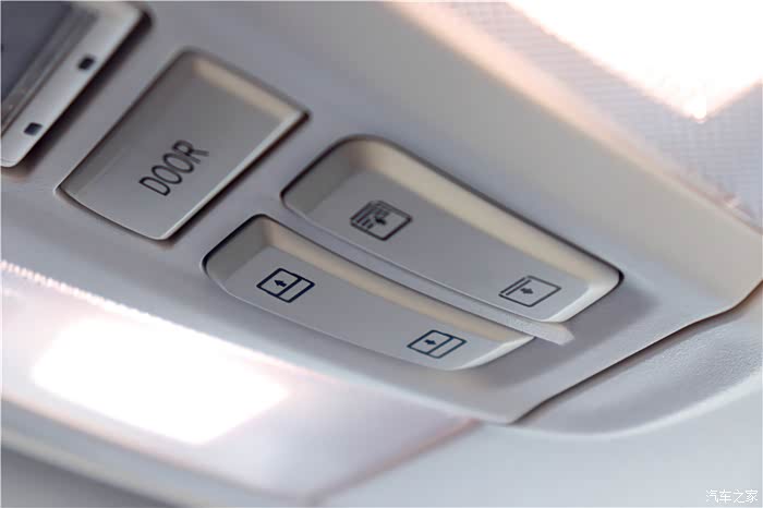 【十一月你好】时尚的小车出游刚刚好