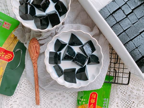 我的秀场第二趴牛奶龟苓膏