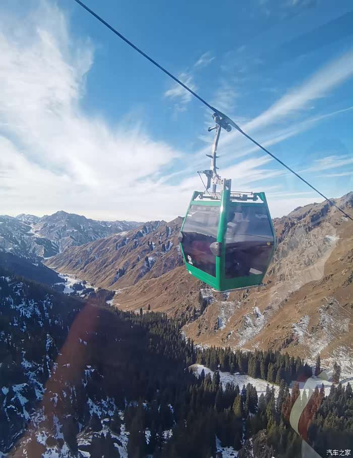 天山天池的琉璃世界