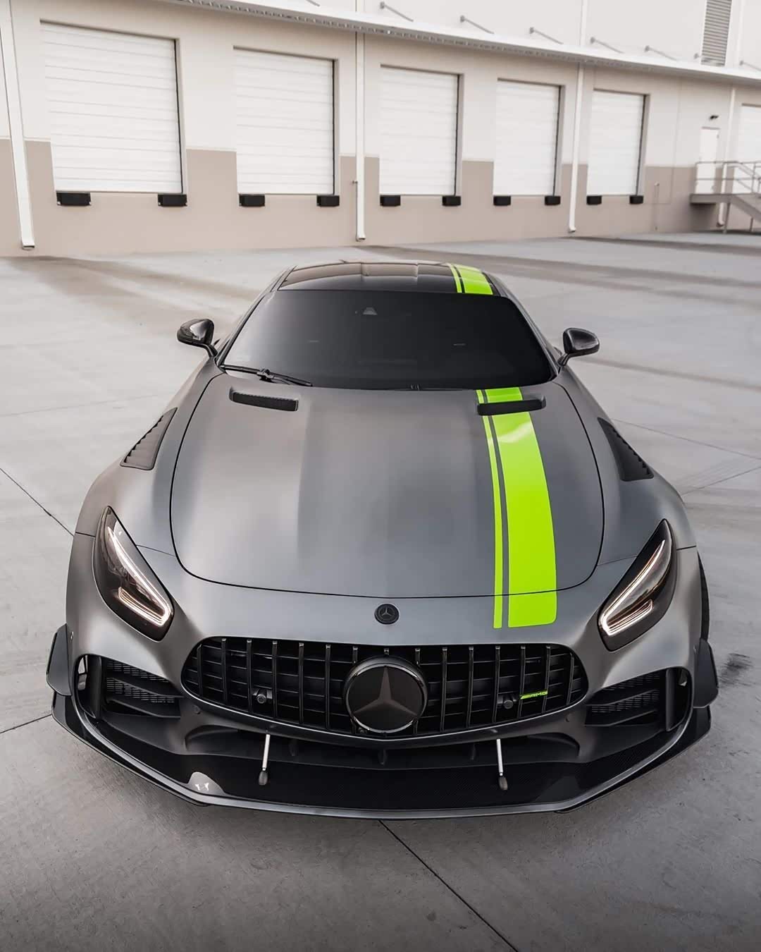 奔驰amg gt-r pro,外观满满的侵略性