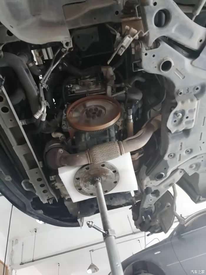 【每日拆箱】北京众泰t600汽车离合器打滑现象拆箱维修