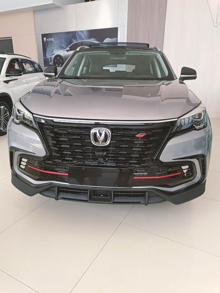 长安cs85coupe一款外观大气动力十足的轿跑车