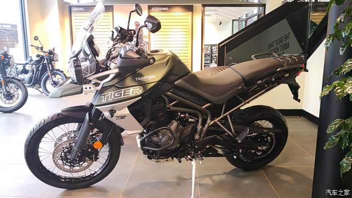 凯旋tiger800国内售价149995元中量级拉力再添猛将