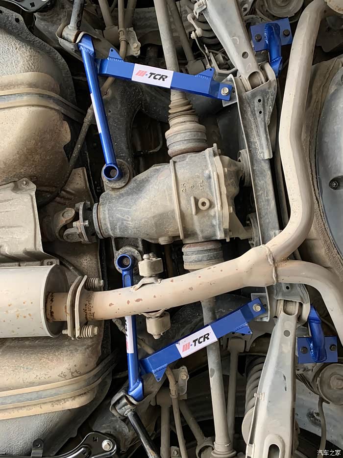 12代皇冠底盘加强件